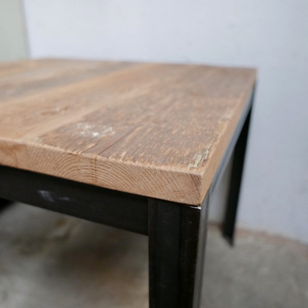 Industriële metalen tafel