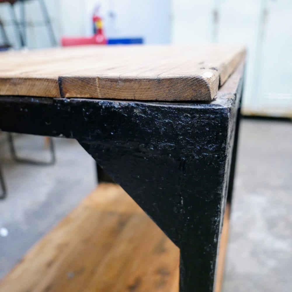 Industriële tafel met onderblad
