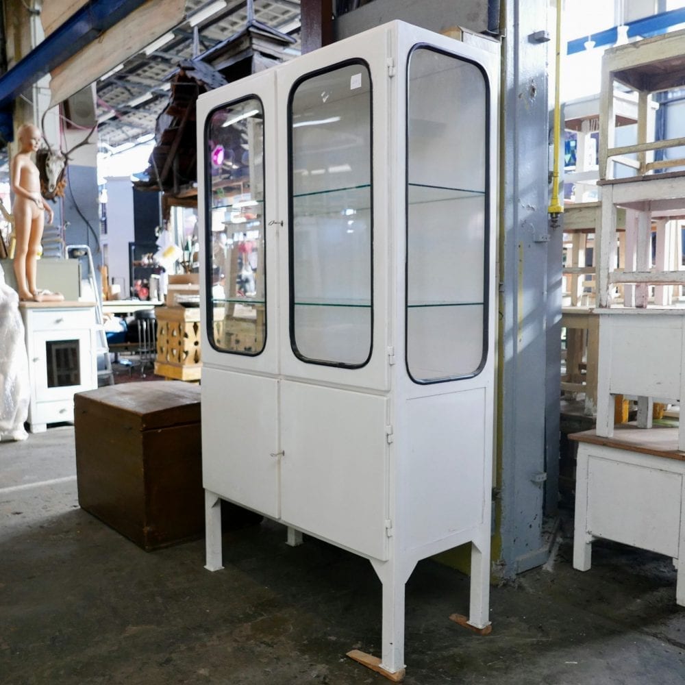 Metalen apothekerskast