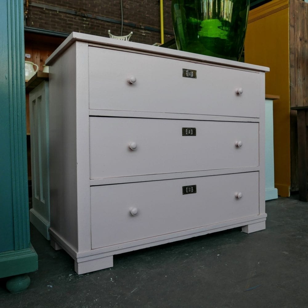 Roze houten onderkast of commode