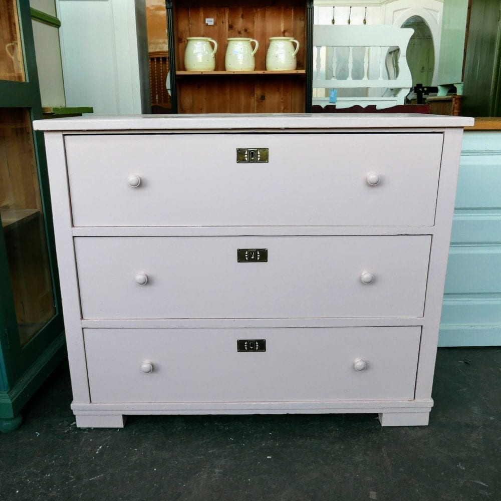 Roze houten onderkast of commode