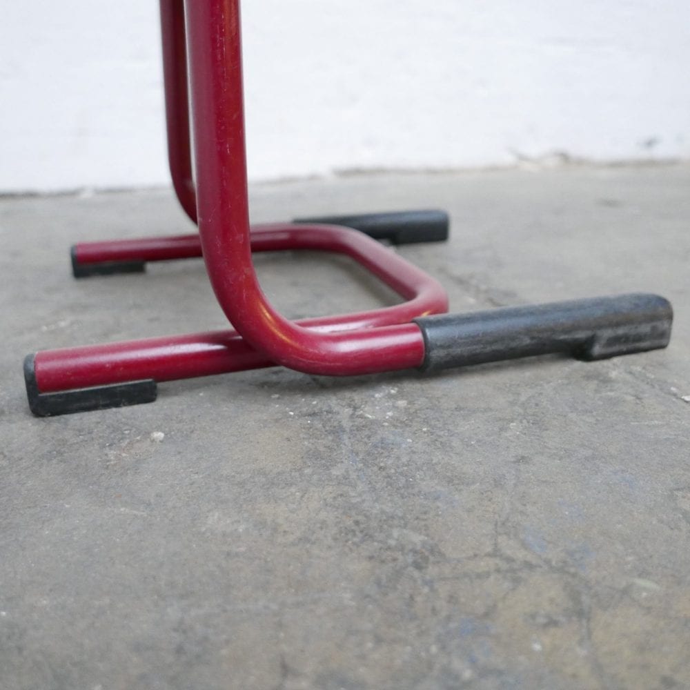 Metalen rode kinderstoel