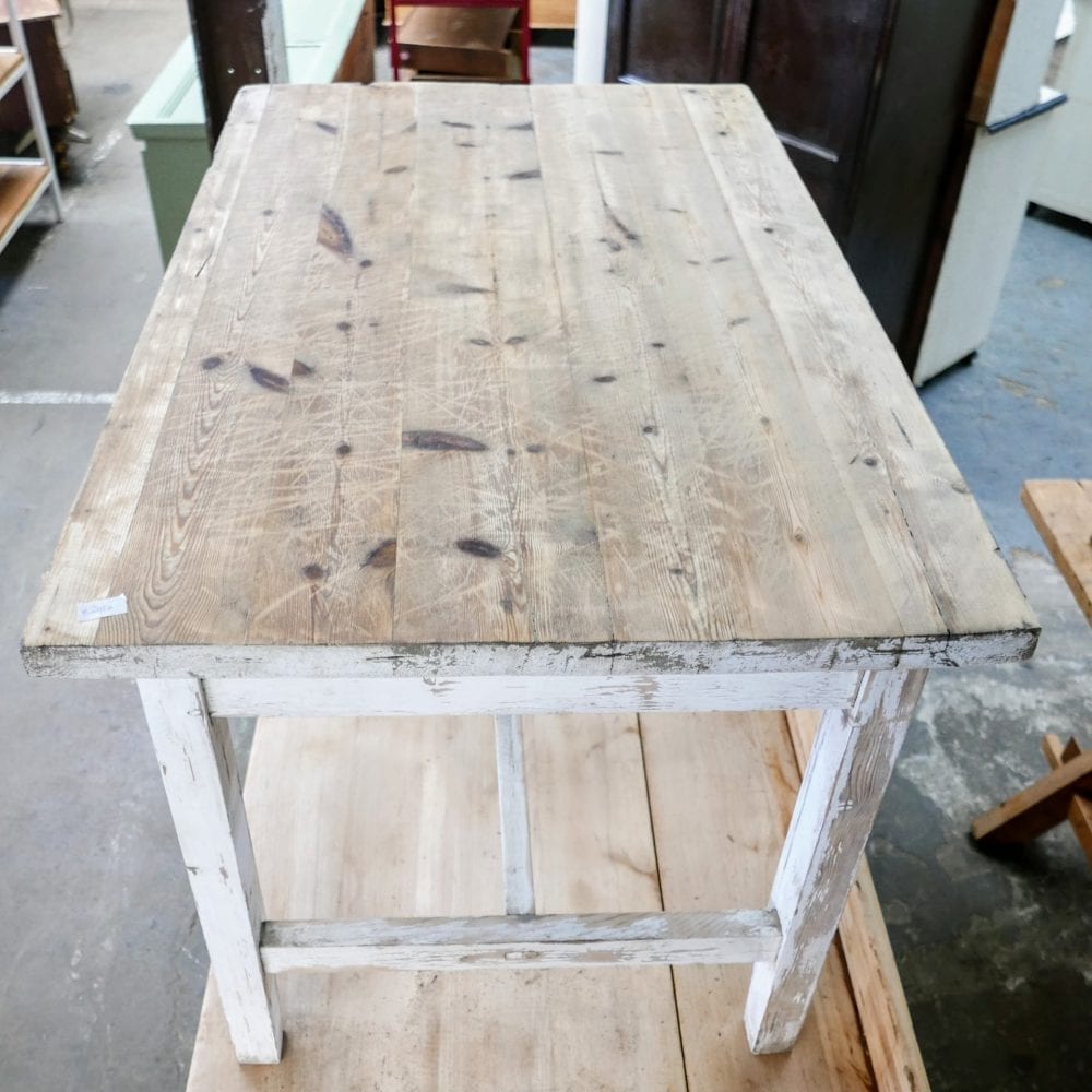 Houten witte tafel