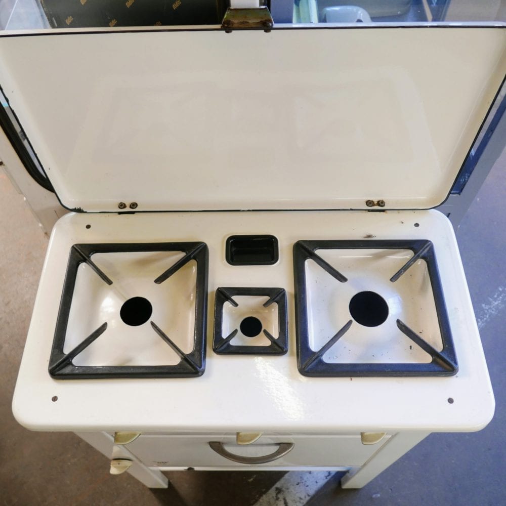 Retro emaillen oven Ataq