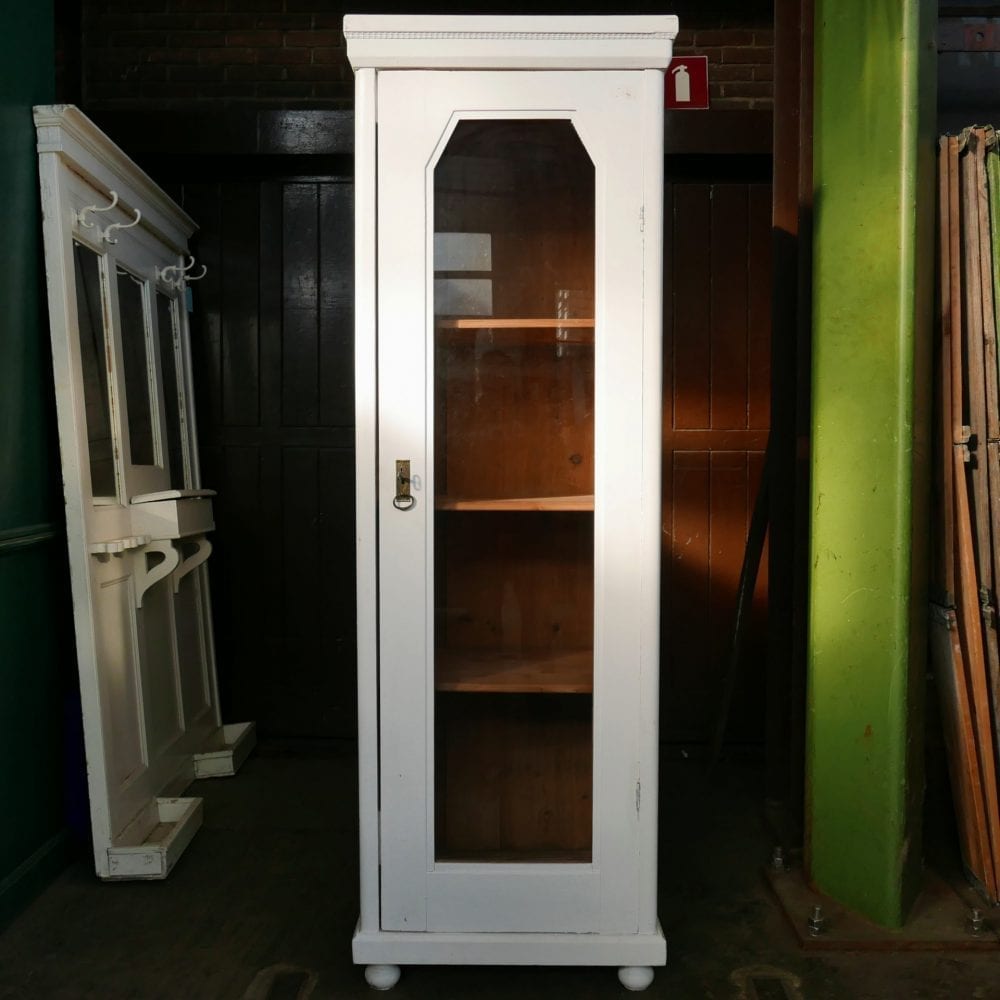 houten witte vitrinekast