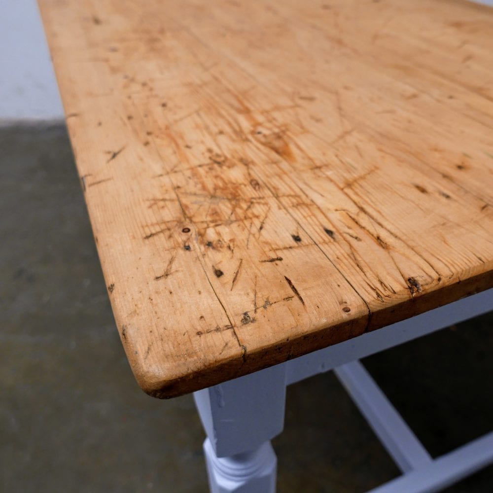 Houten blauwe tafel