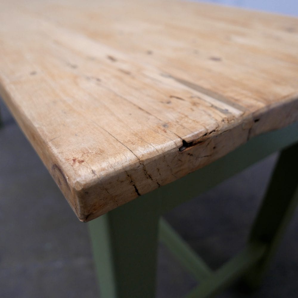 Houten groene tafel