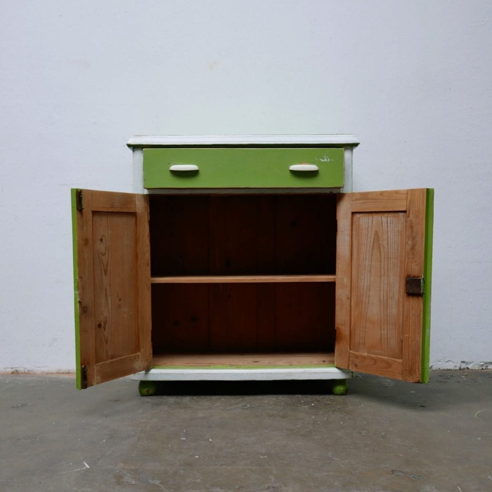 Wit-groene houten onderkast of commode