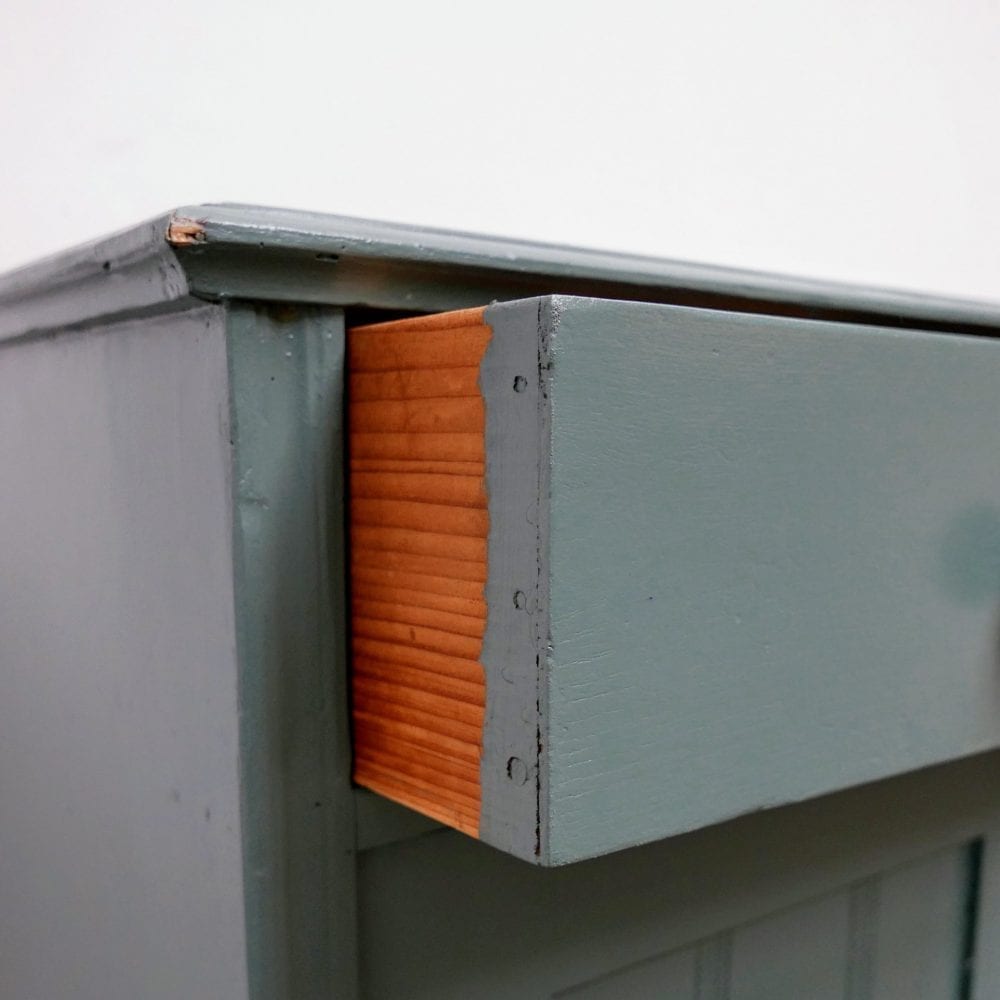 Blauw-groene commode
