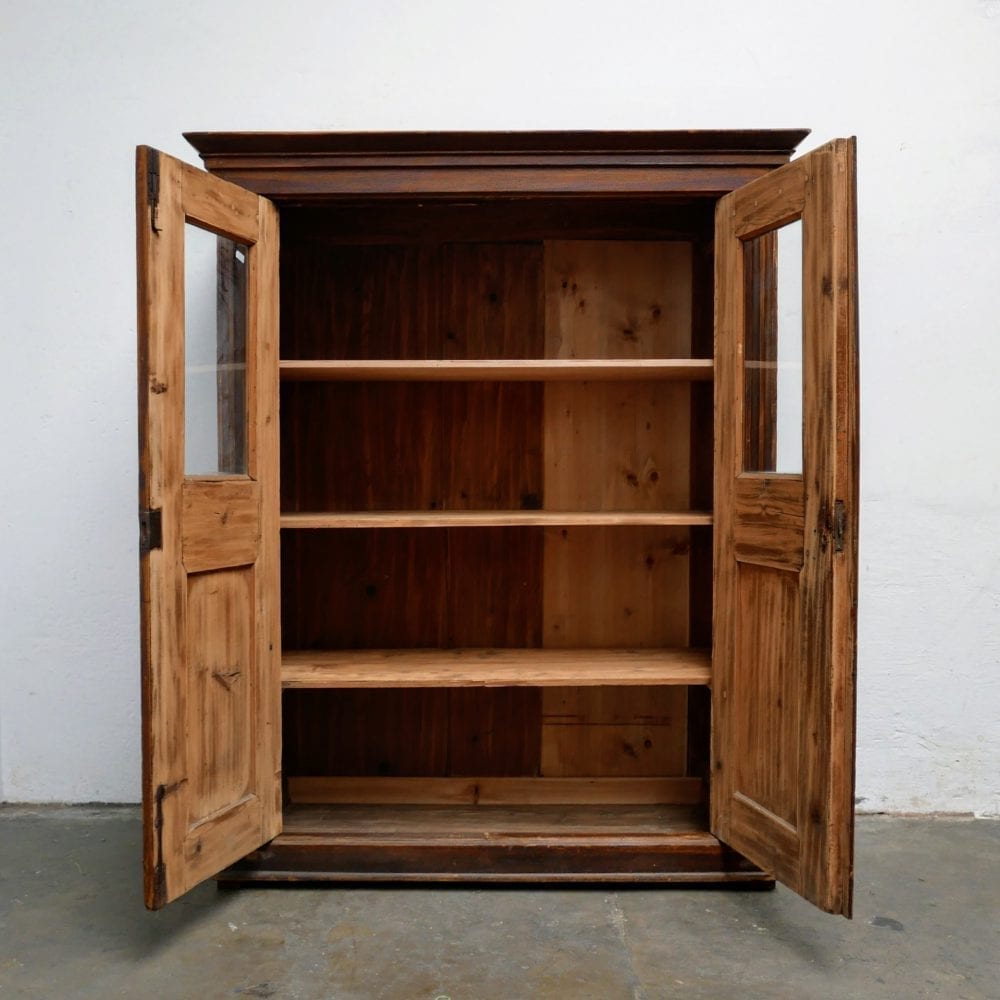 Hongaarse houten kast
