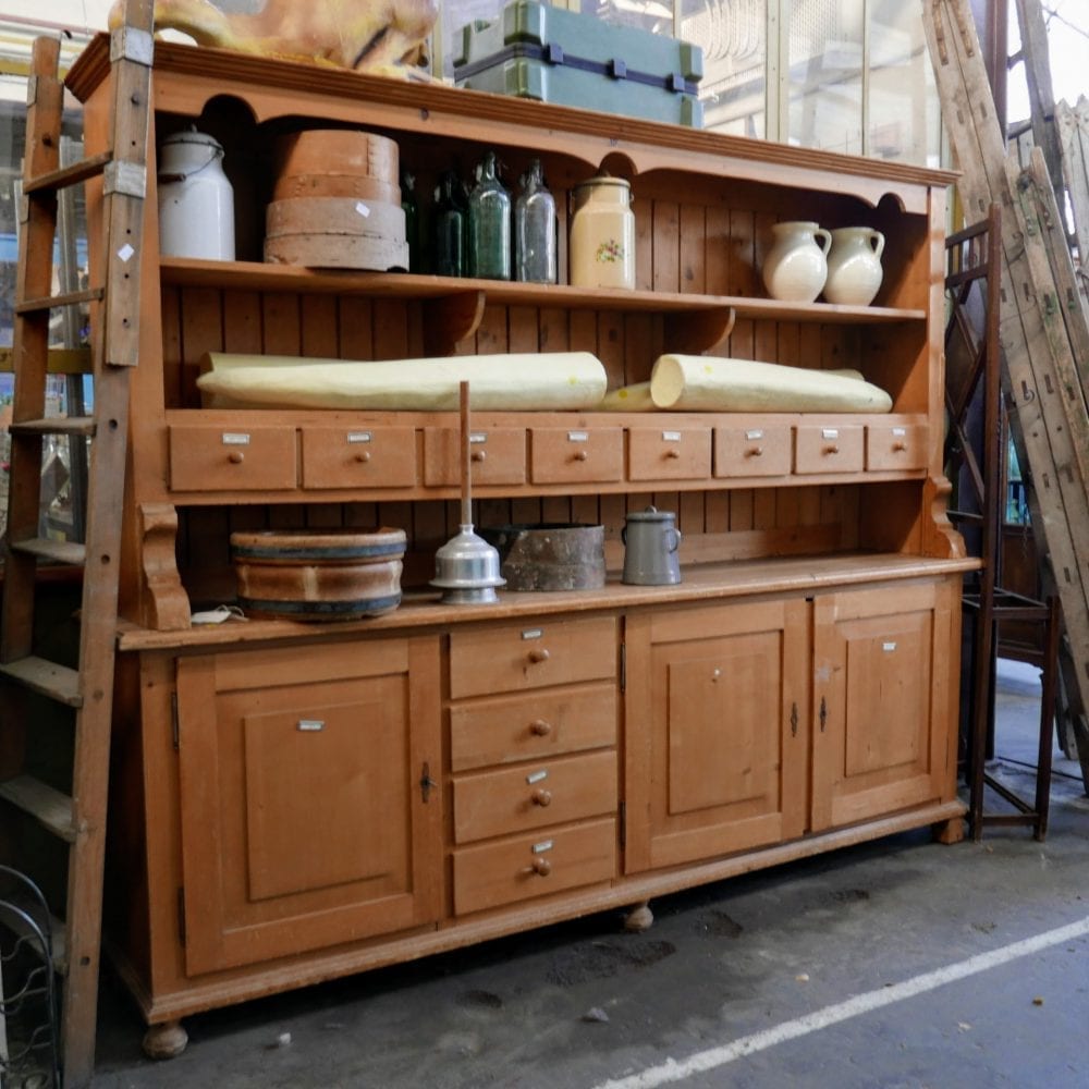 Houten apothekerskast