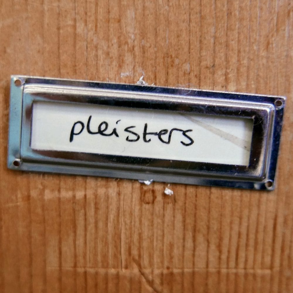 Houten apothekerskast