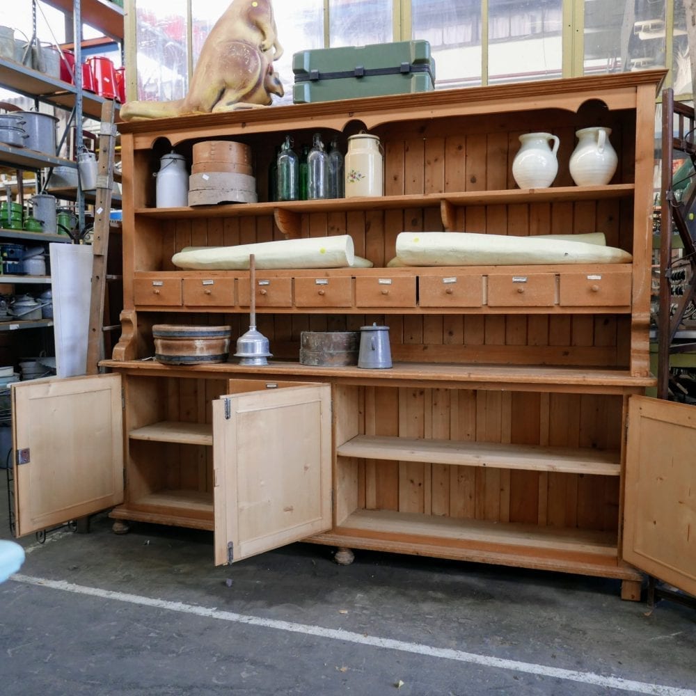 Houten apothekerskast