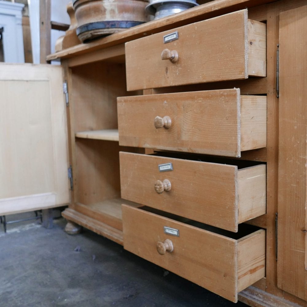 Houten apothekerskast