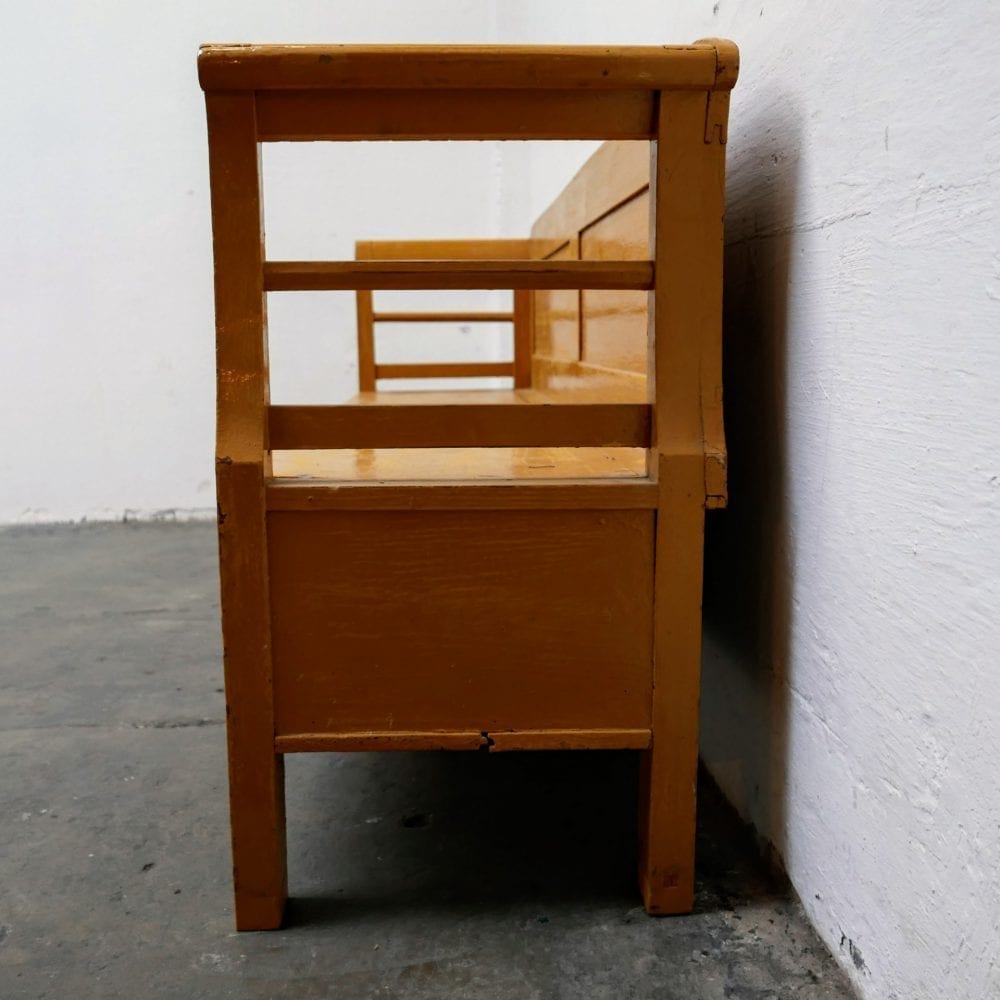 Houten gele klepbank
