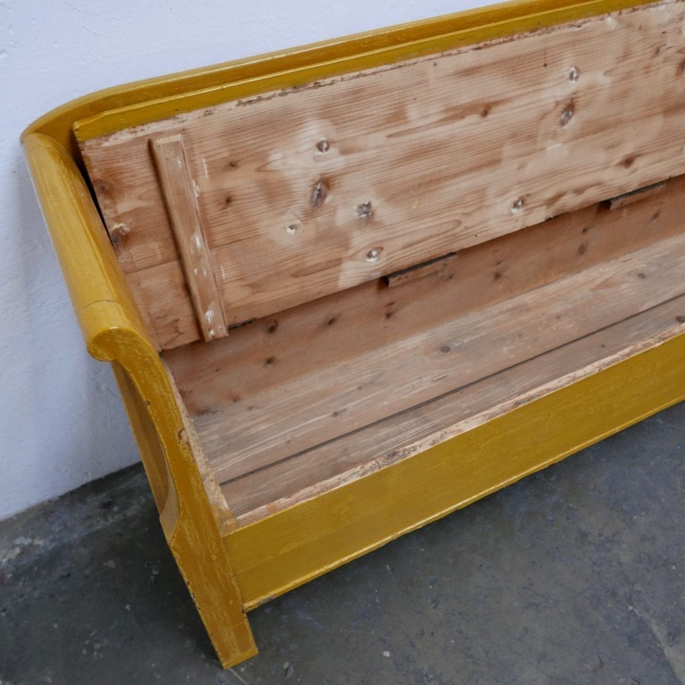 Houten gele klepbank