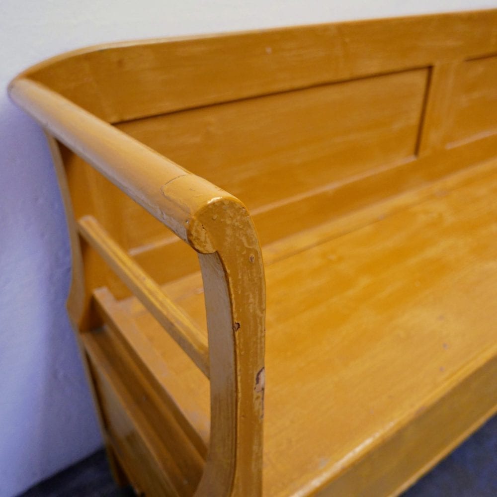 Houten gele klepbank