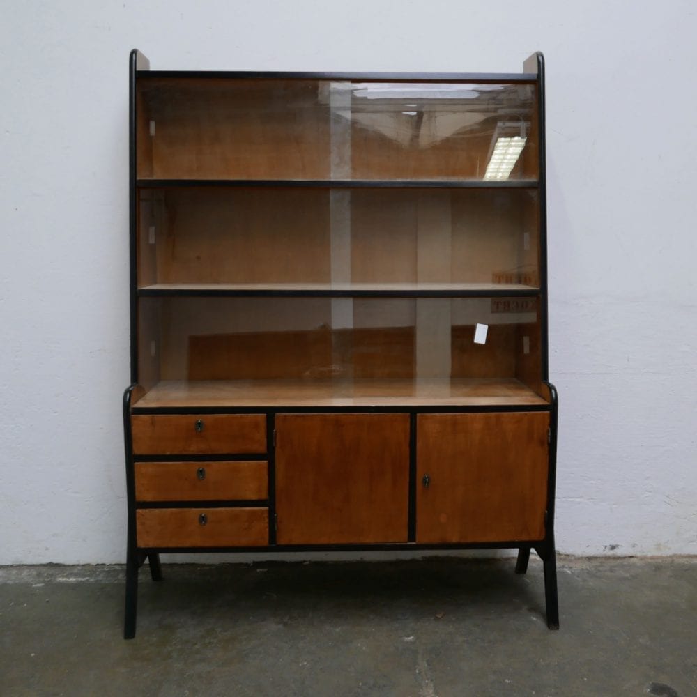 Retro houten vitrinekast