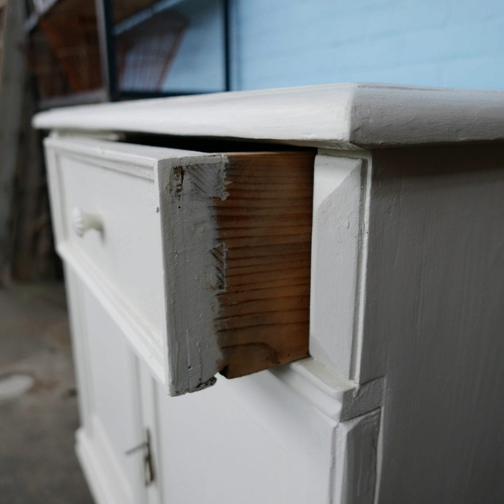 Witte commode