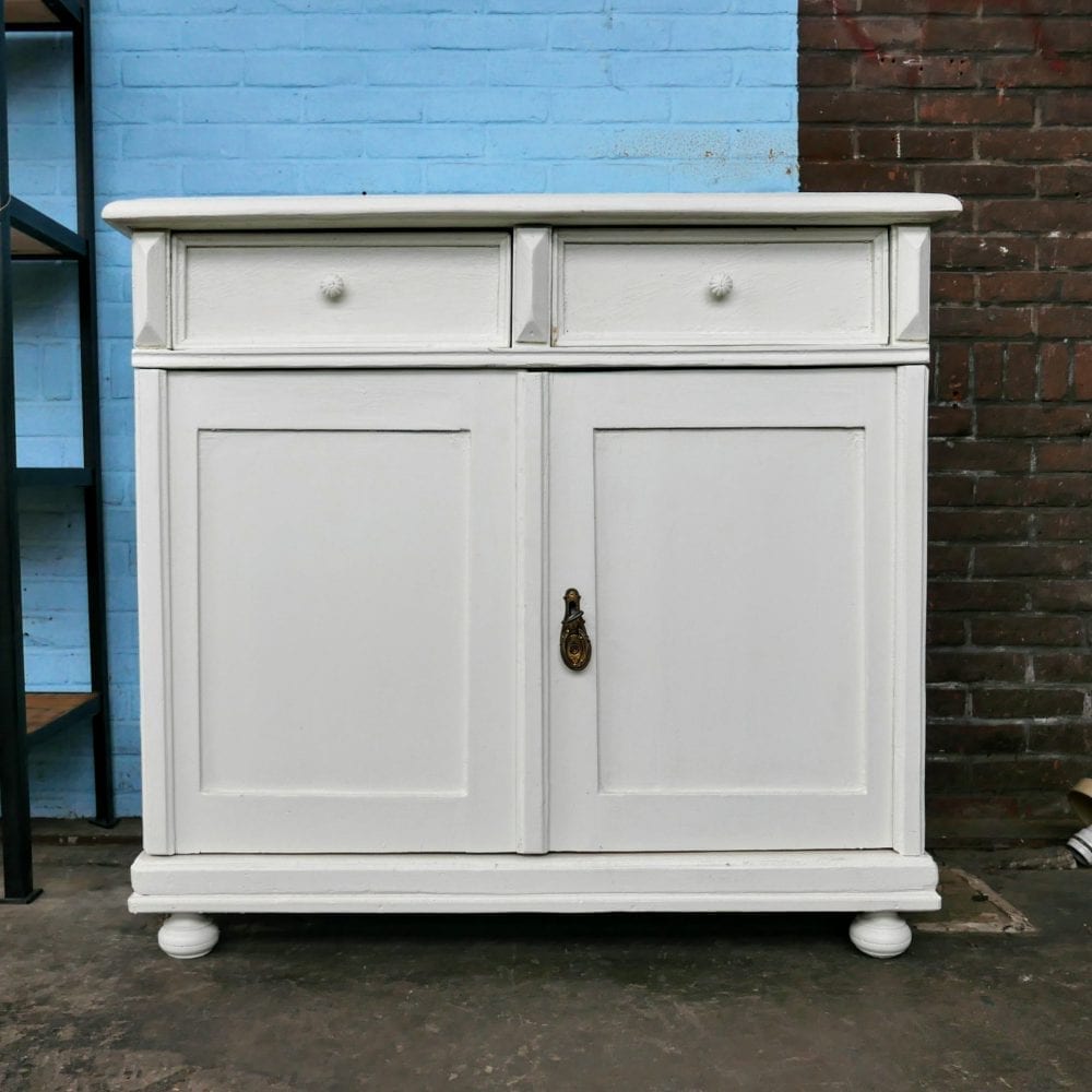 Witte commode