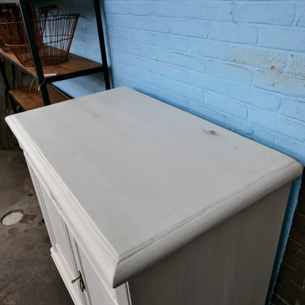 Witte commode