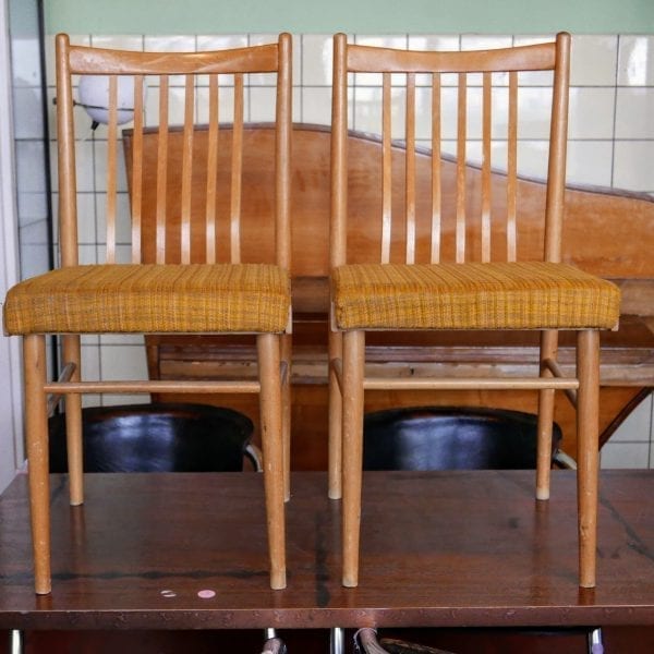 Retro houten stoelen