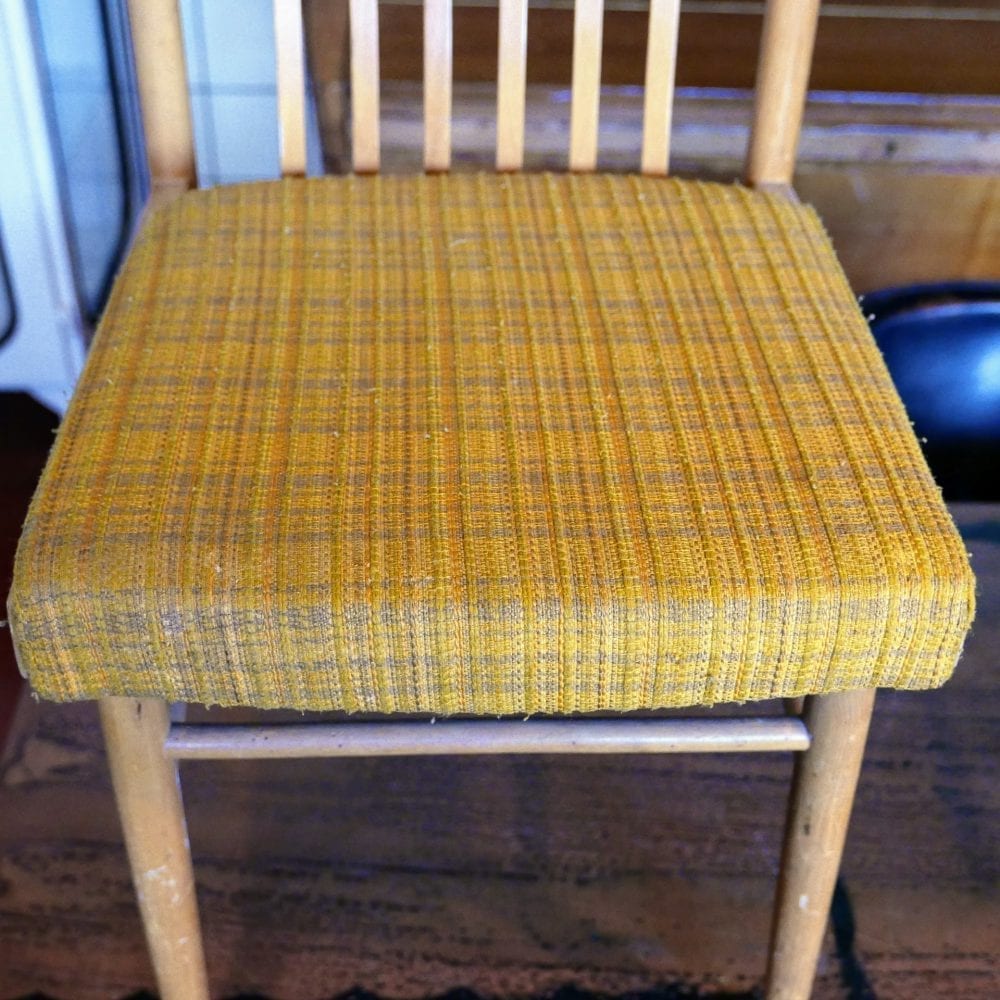 Retro houten stoelen