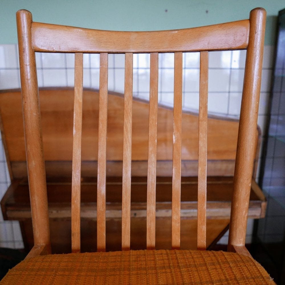 Retro houten stoelen