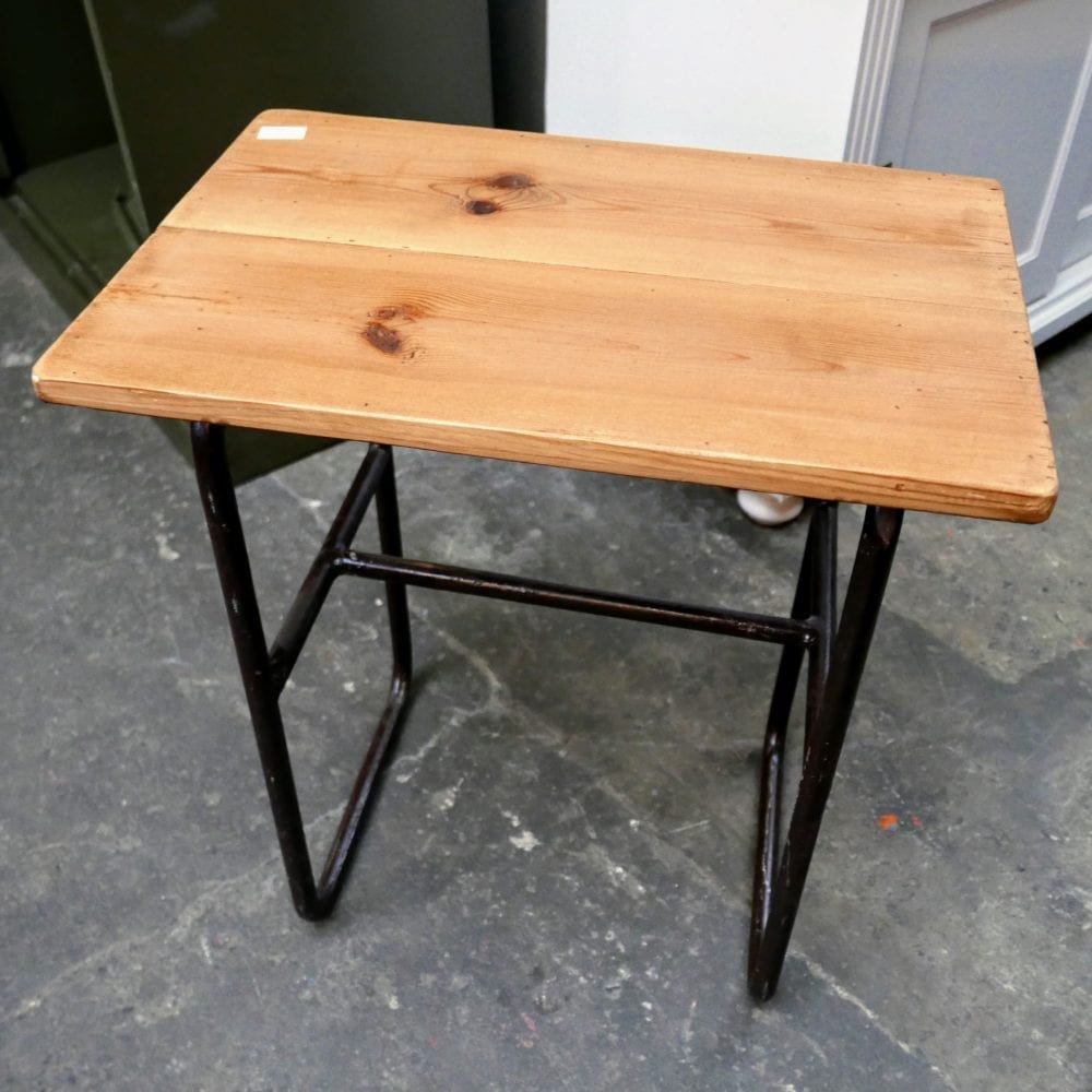 Tafeltje bureau