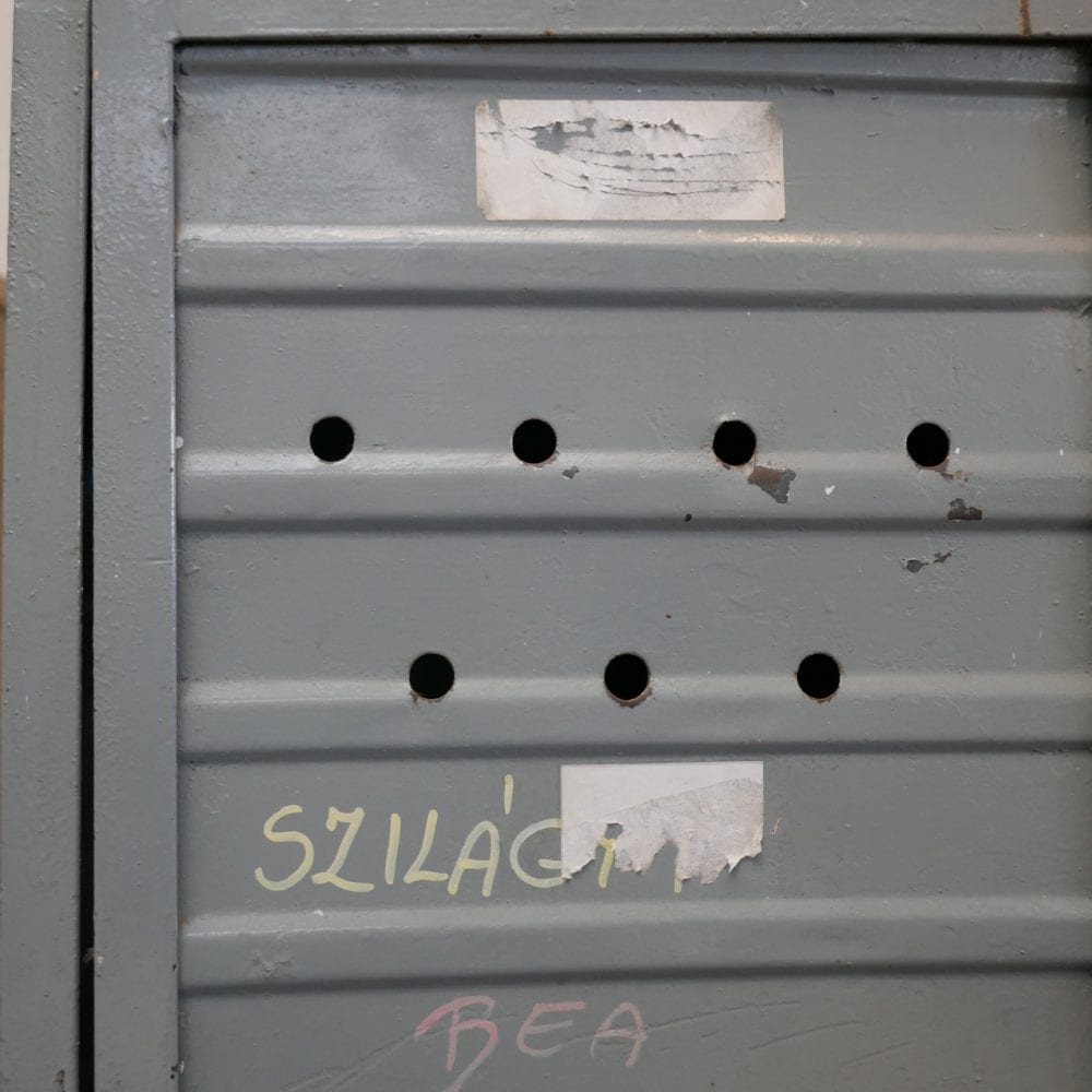 Grijze locker