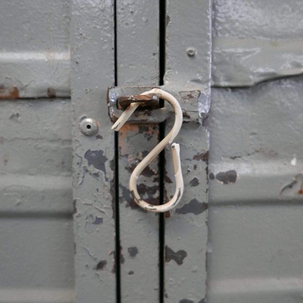 Grijze locker