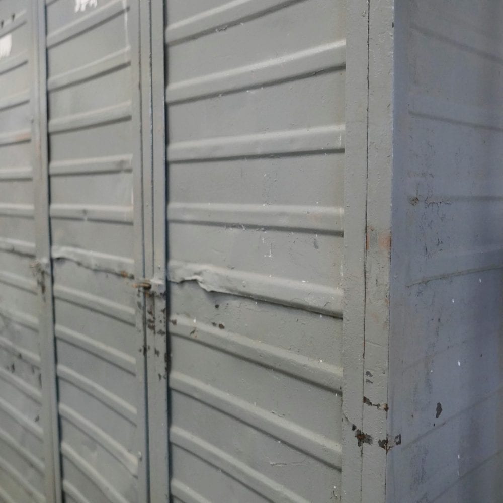 Grijze locker