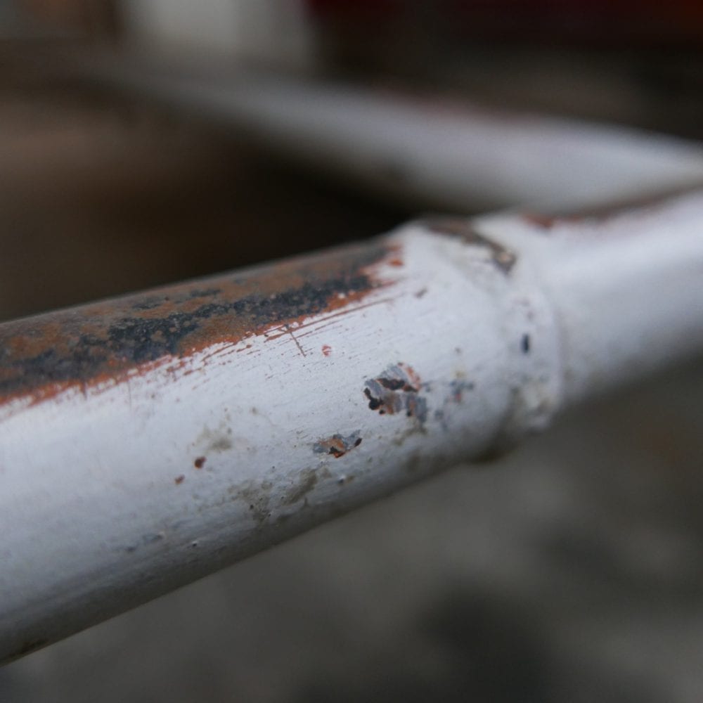 Industriële metalen tafel