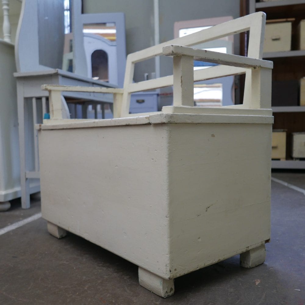 Crème-witte kinderbank