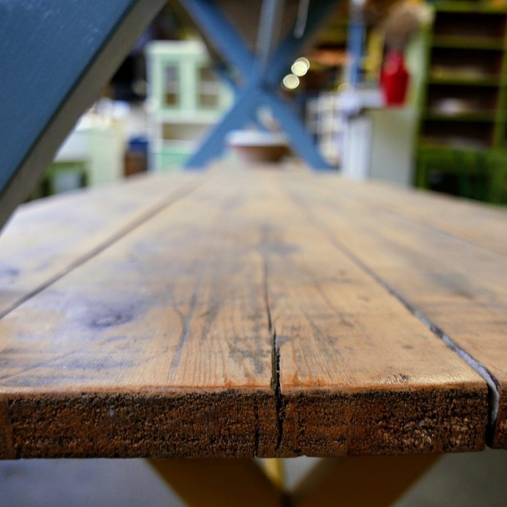 Lange gele tafel