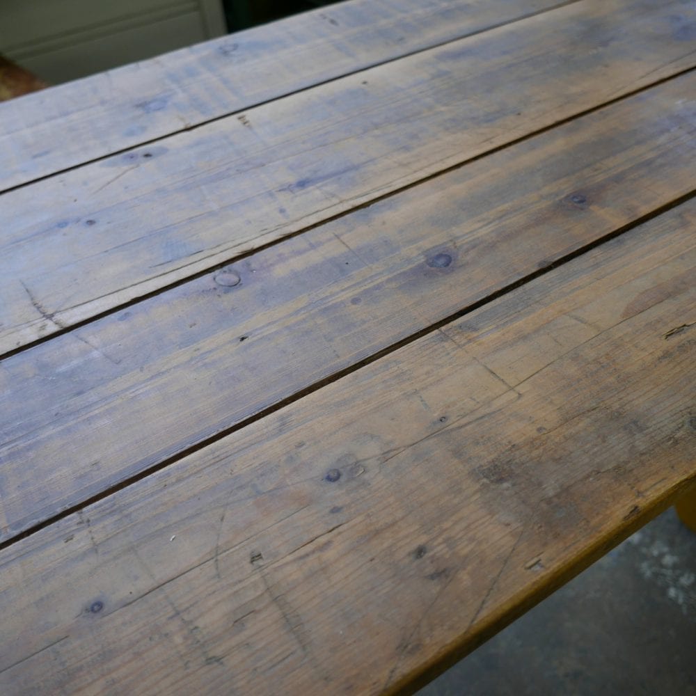 Lange gele tafel
