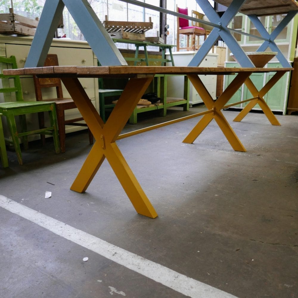 Lange gele tafel
