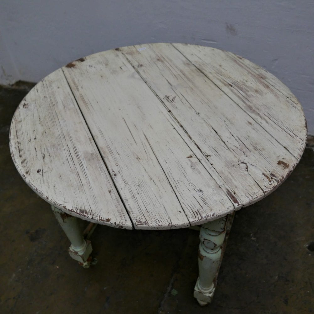 Ronde mint kleurige tafel