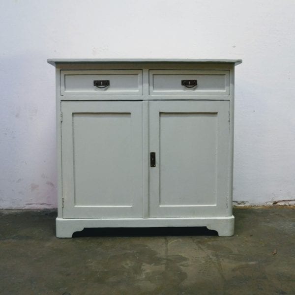 Lichtgrijze commode