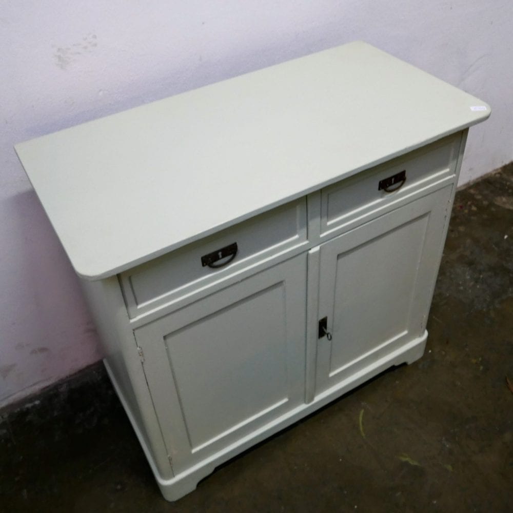 Lichtgrijze commode