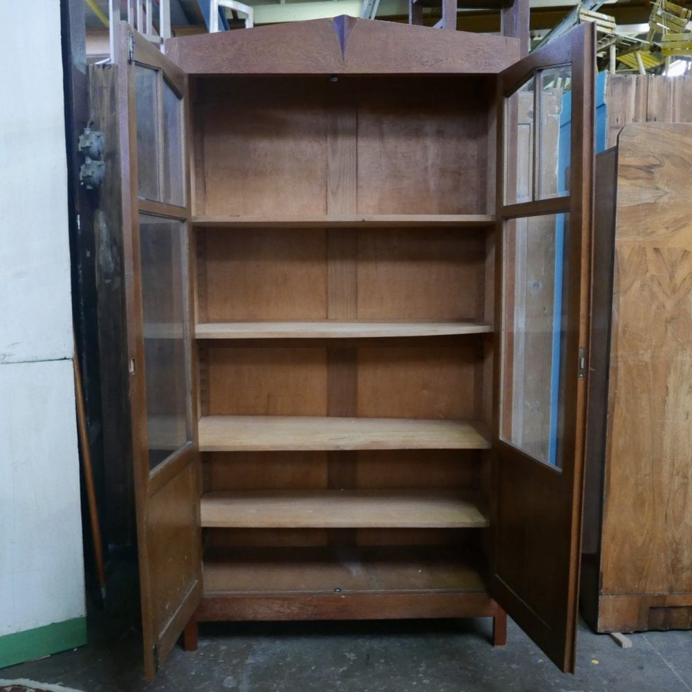 houten servieskast