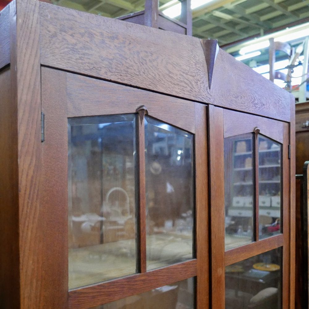 houten servieskast