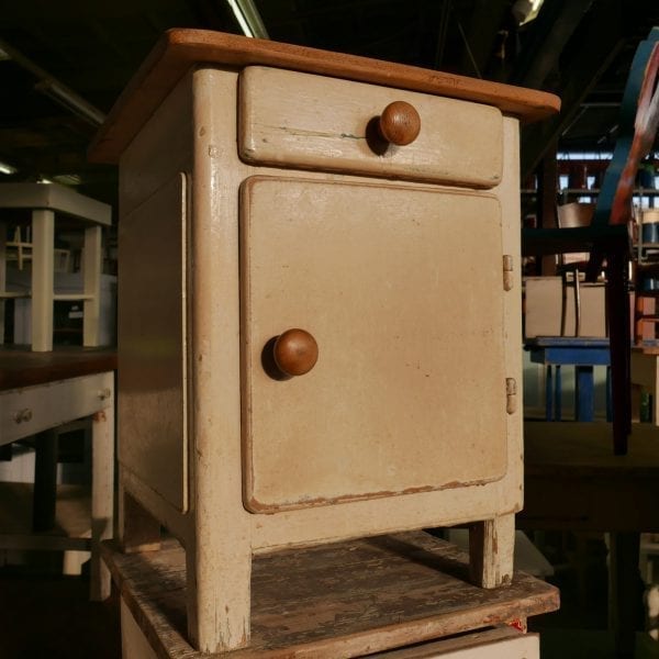 houten kastje
