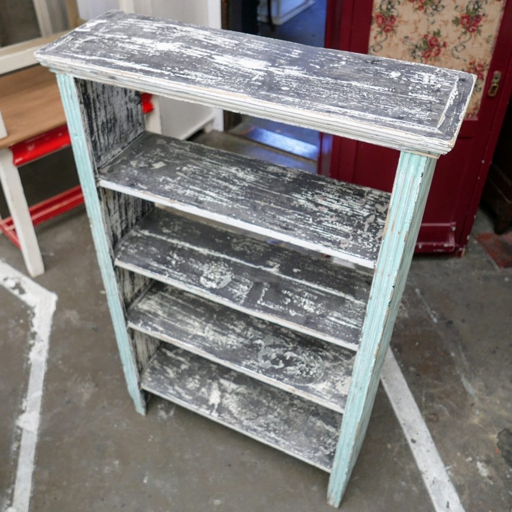 Mint-bruine boekenkast