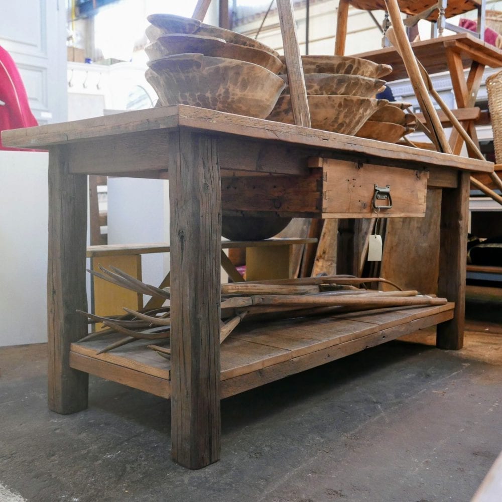 Houten winkeltafel of werktafel