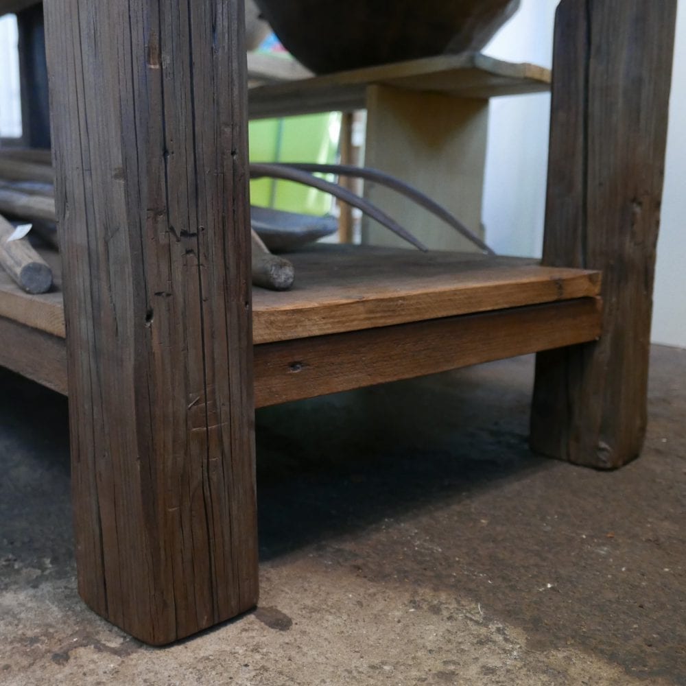 Houten winkeltafel of werktafel