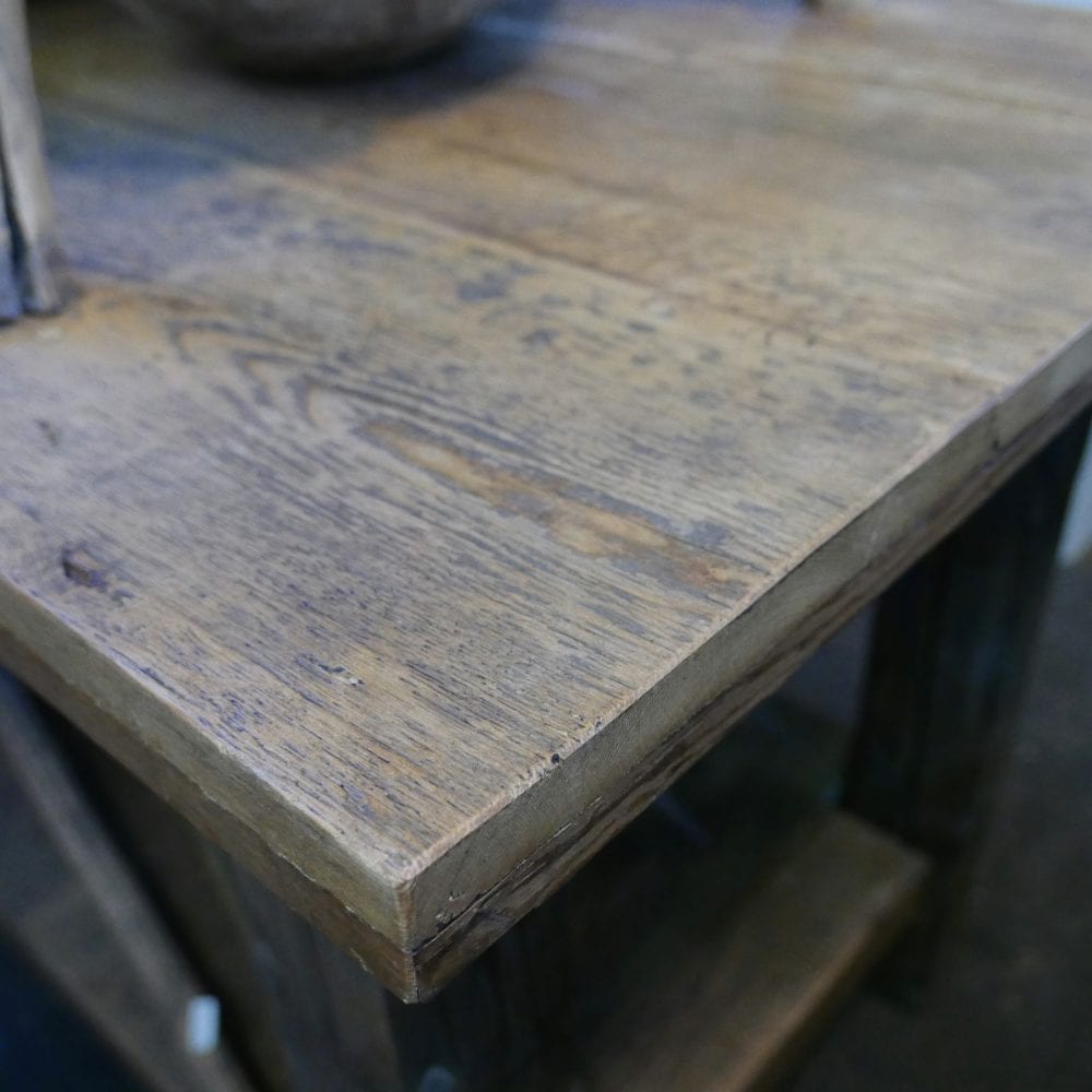 Houten winkeltafel of werktafel