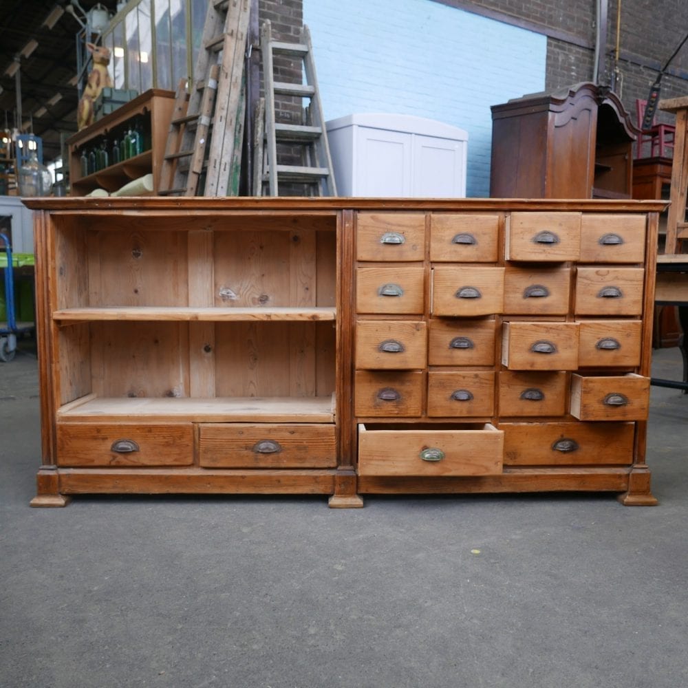 houten vakkenkast