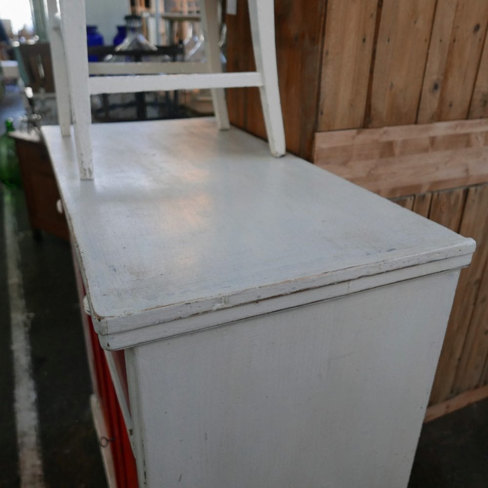 rood-witte commode