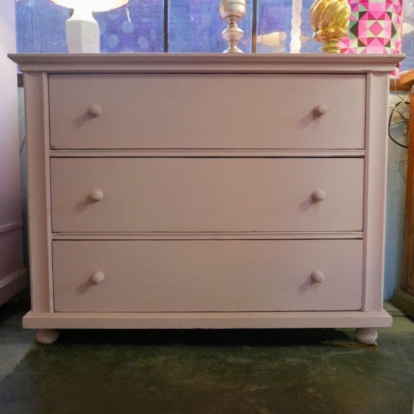 roze houten onderkast